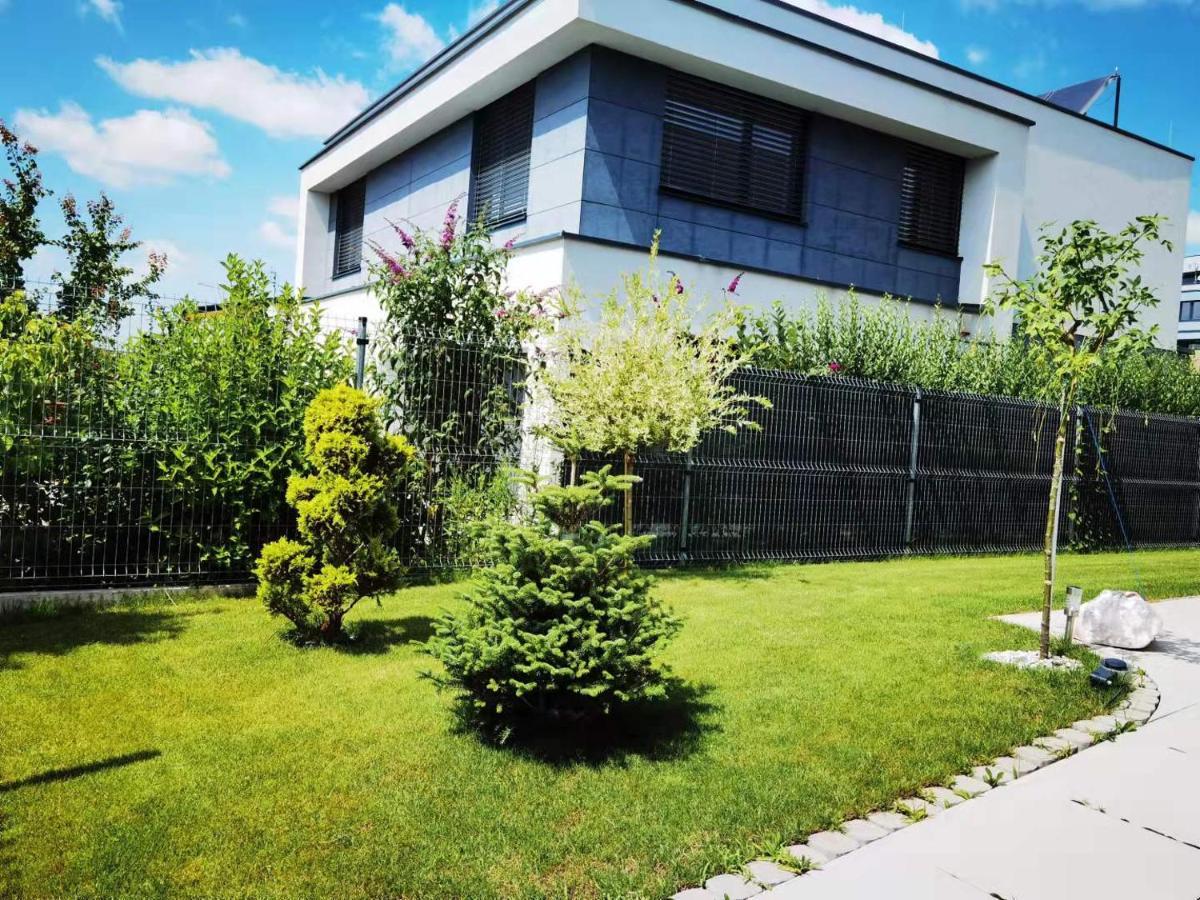 Yipin Villa プラハ エクステリア 写真